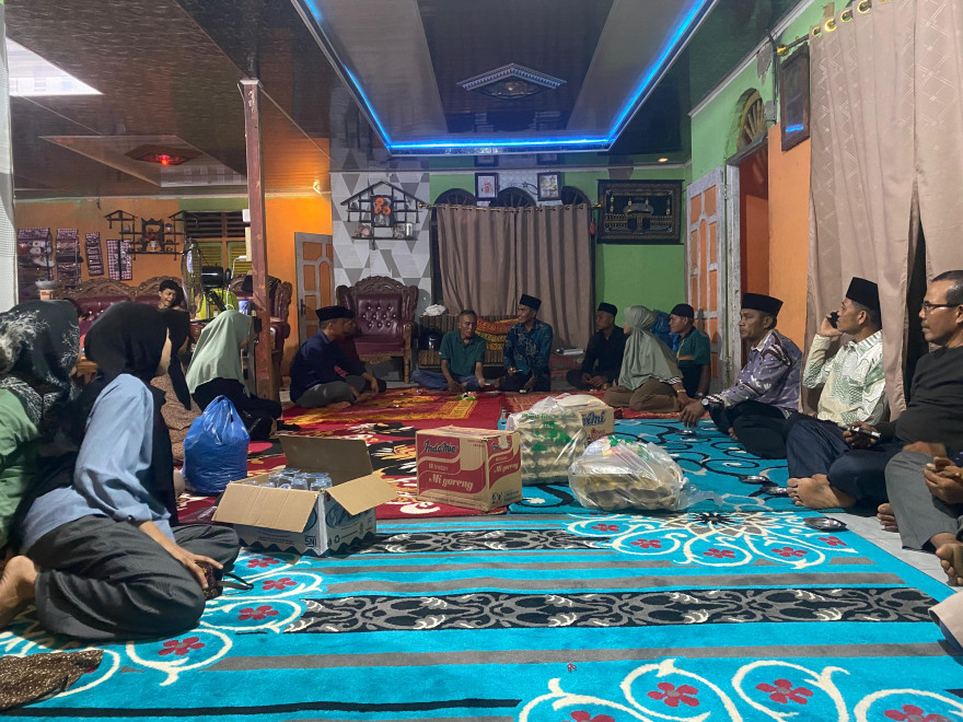 Penyerahan Bantuan dari Pemerintahan Nagari Koto Lamo untuk Masyarakat yang Terkena Musibah Kebakaran